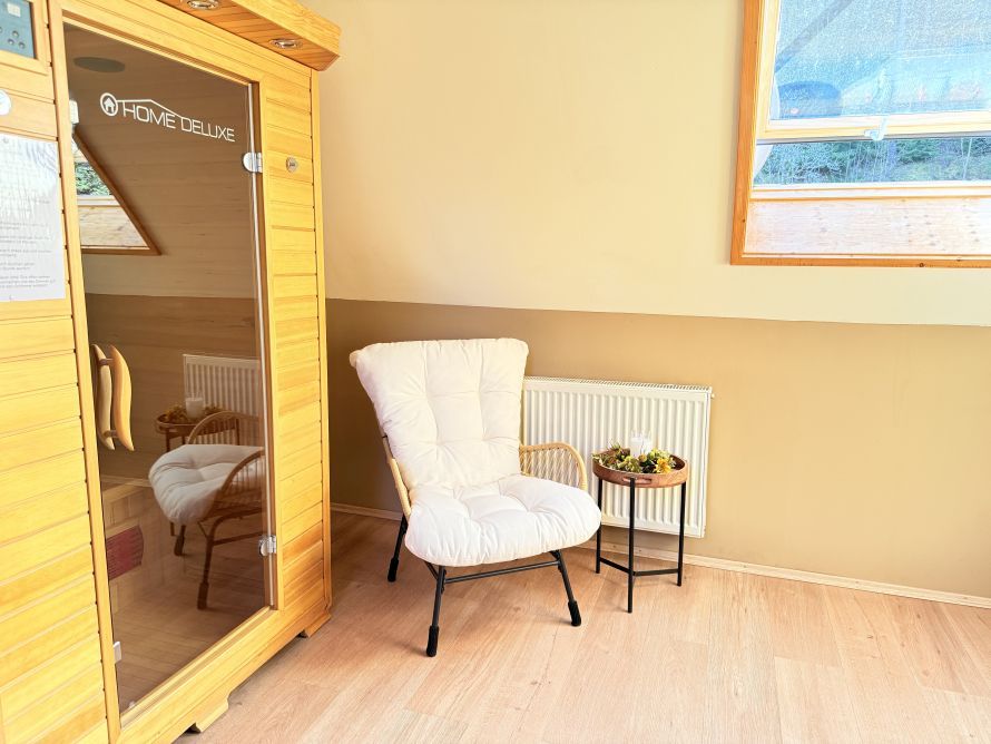 Wohlfühl Studio Tannenwipfel Tageslichtbad mit infrarotsauna