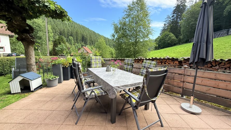 Esstischgruppe fürs Ferienhaus-schwarzwaldhaus-zwink